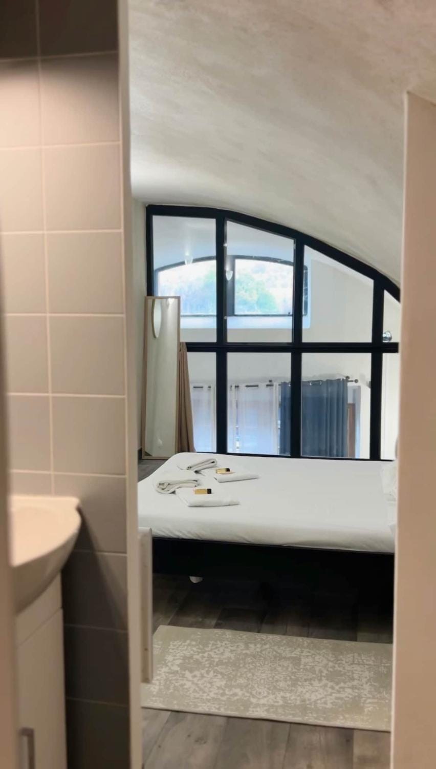 Le Loft 15 - Château Fort Apartment in Auvergne-Rhône-Alpes