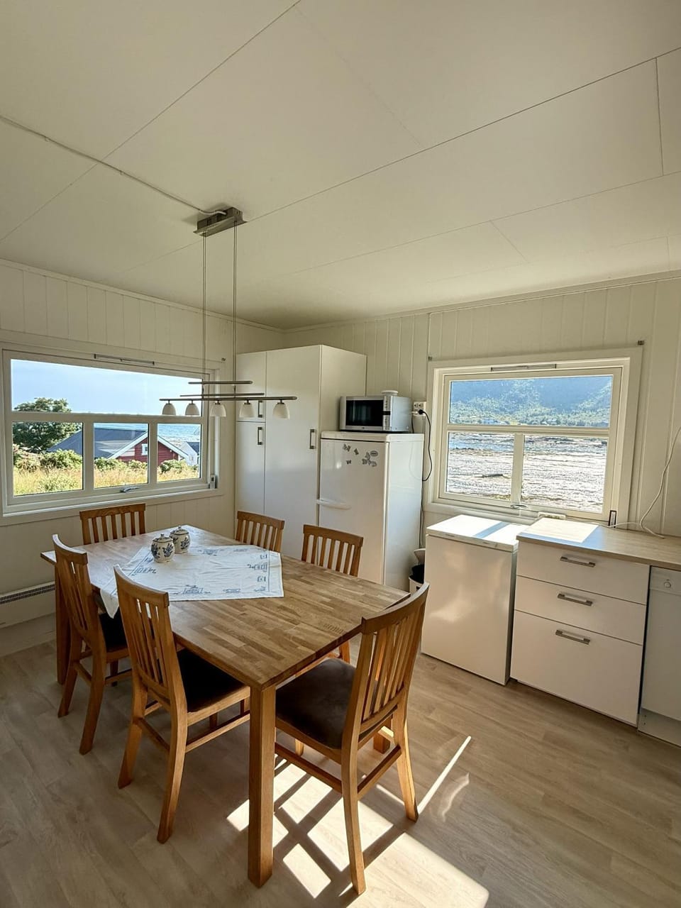 Kitchen or kitchenette, Dining area, dishwasher, oven, stove