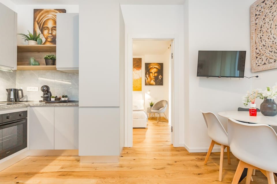 Kitchen or kitchenette, Living room, Seating area, Bedroom, Lunch, Lunch, oven, kitchen, kitchen
