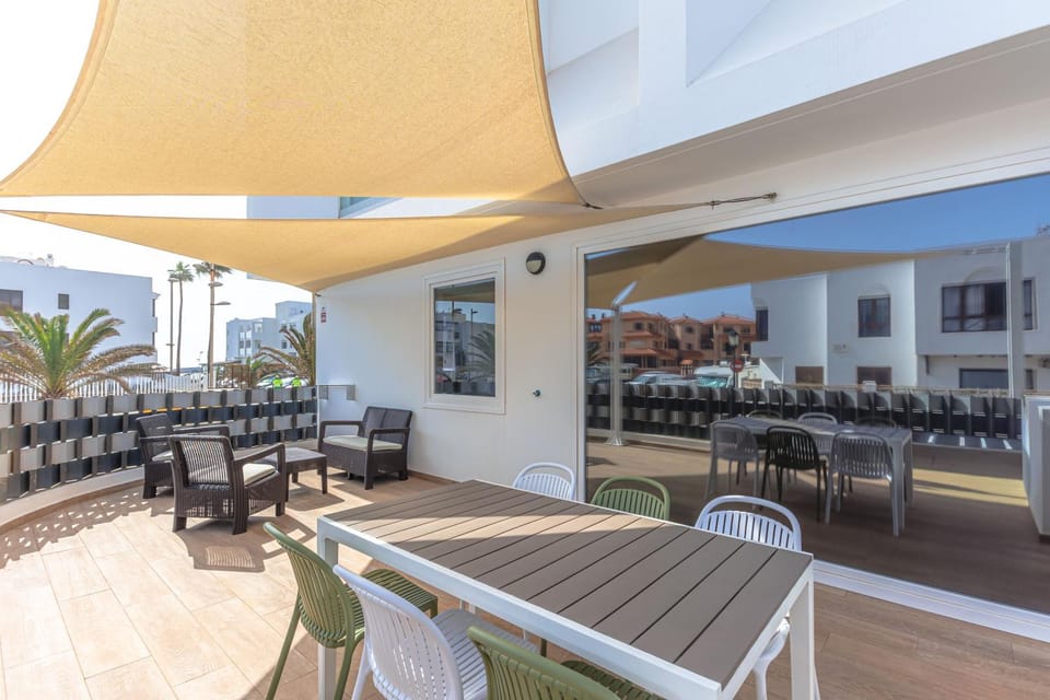 View (from property/room), Balcony/Terrace, Seating area