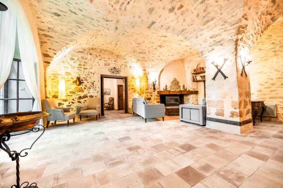 Mas de Thésée Piscine & 12 ha privés House in Provence-Alpes-Côte d'Azur
