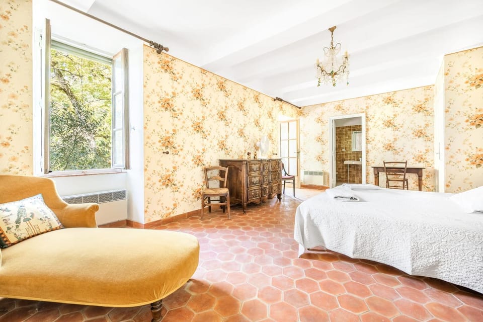Mas de Thésée Piscine & 12 ha privés House in Provence-Alpes-Côte d'Azur