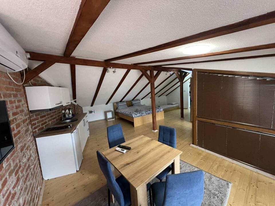 Kitchen or kitchenette, Living room, Seating area, Dining area, minibar