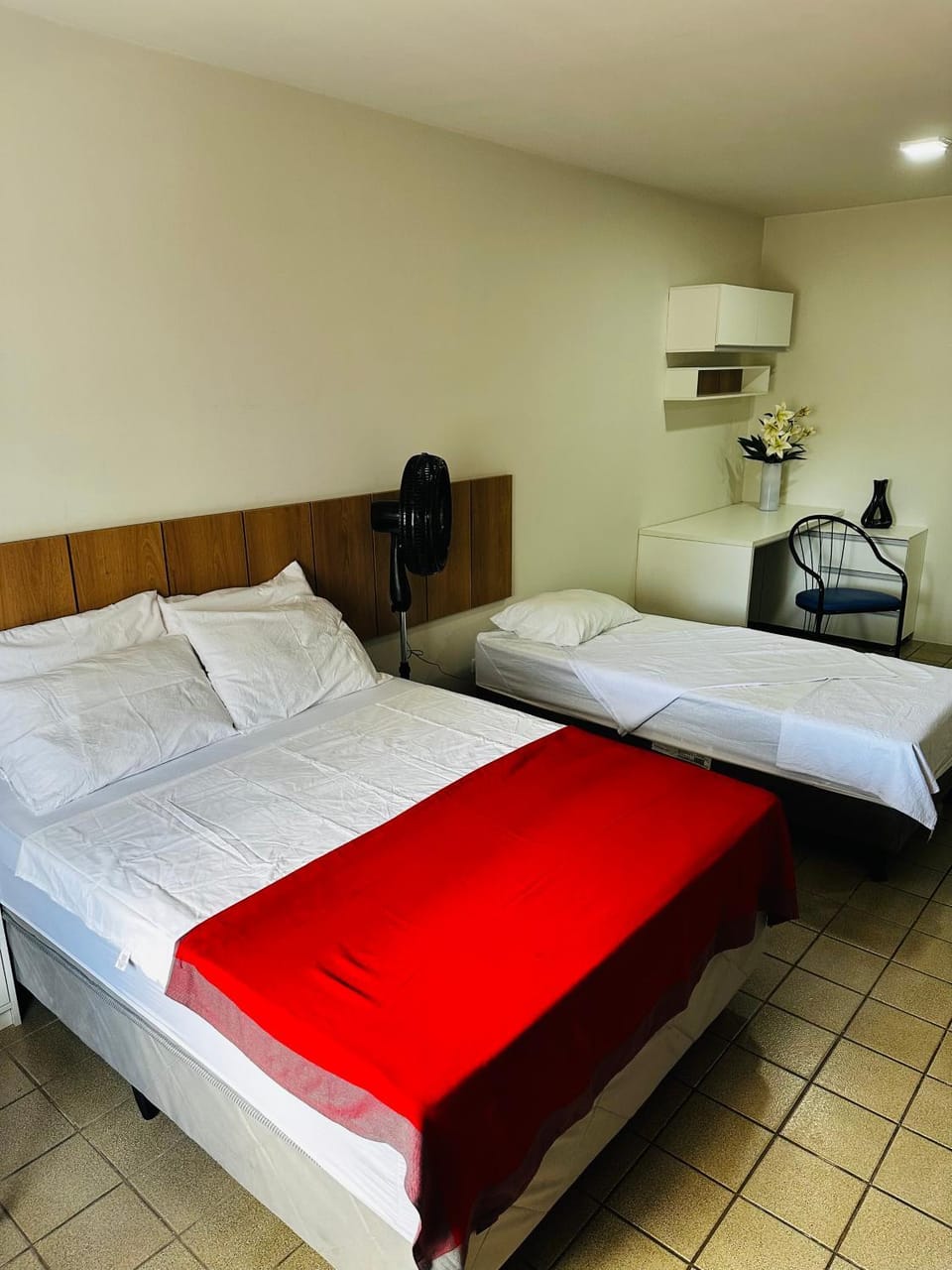 Bed, Photo of the whole room, Bedroom, air conditioner