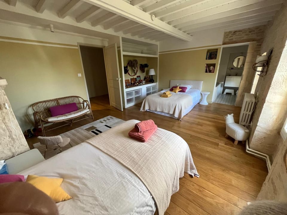 Bed, Game Room, Photo of the whole room, Bedroom, towels