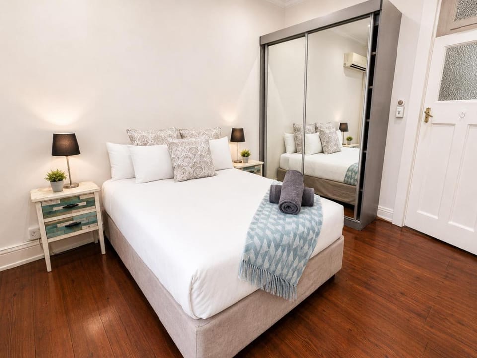 Bed, Bedroom, wardrobe