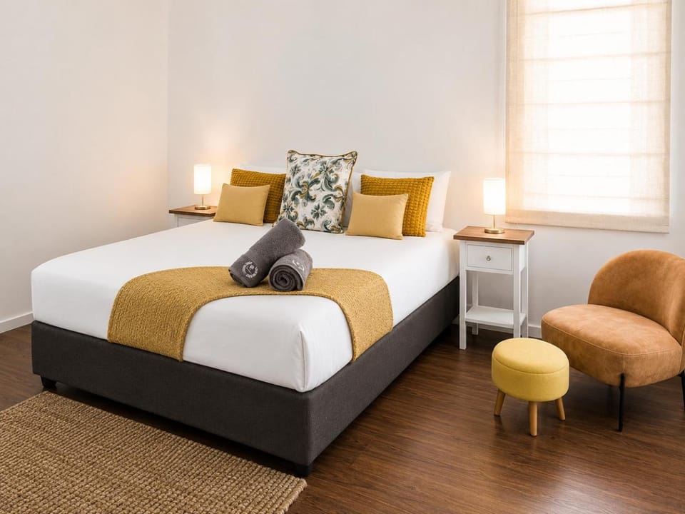 Bed, Bedroom, wardrobe, air conditioner