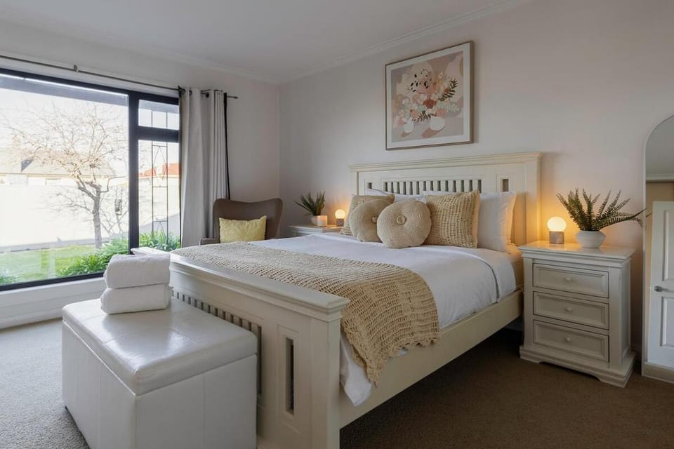 Charming home on Percy House in Devonport