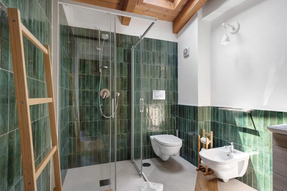 Bathroom, Living room