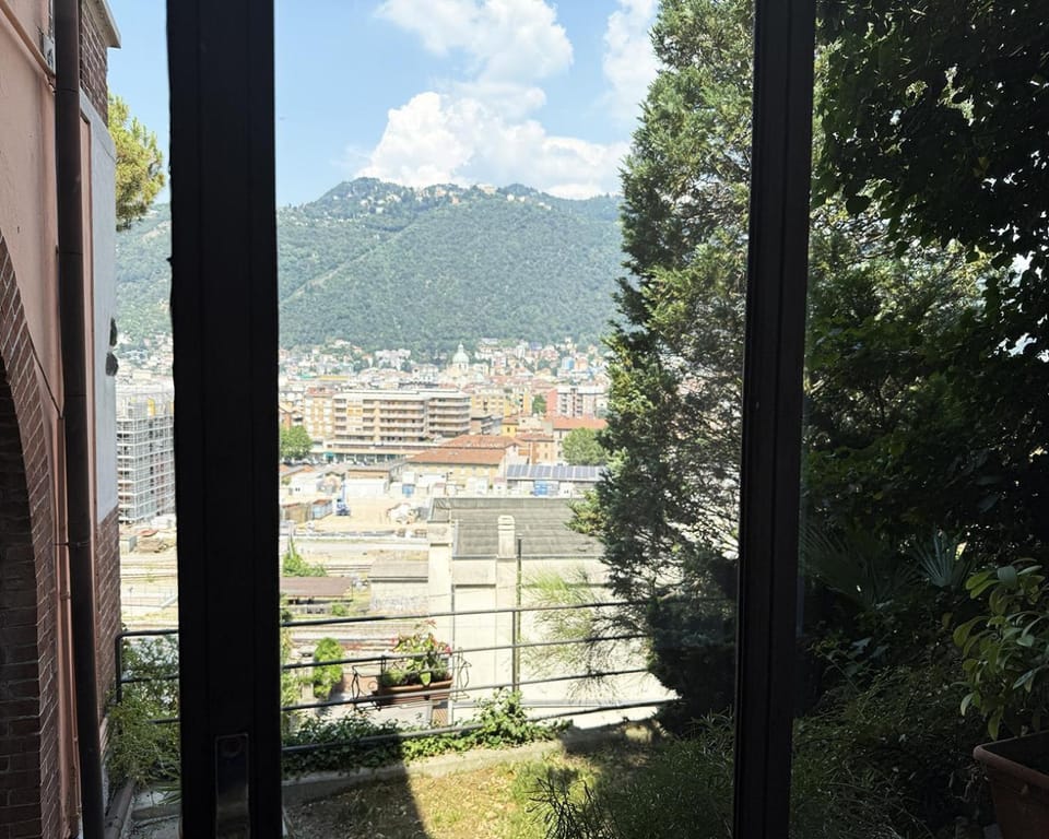 Alture di Como-splendido appartamento Apartment in Como