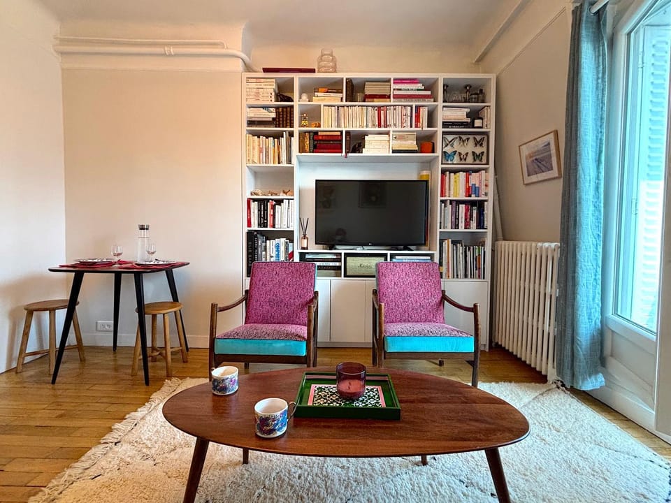 Communal lounge/ TV room, TV and multimedia, Living room, Dining area