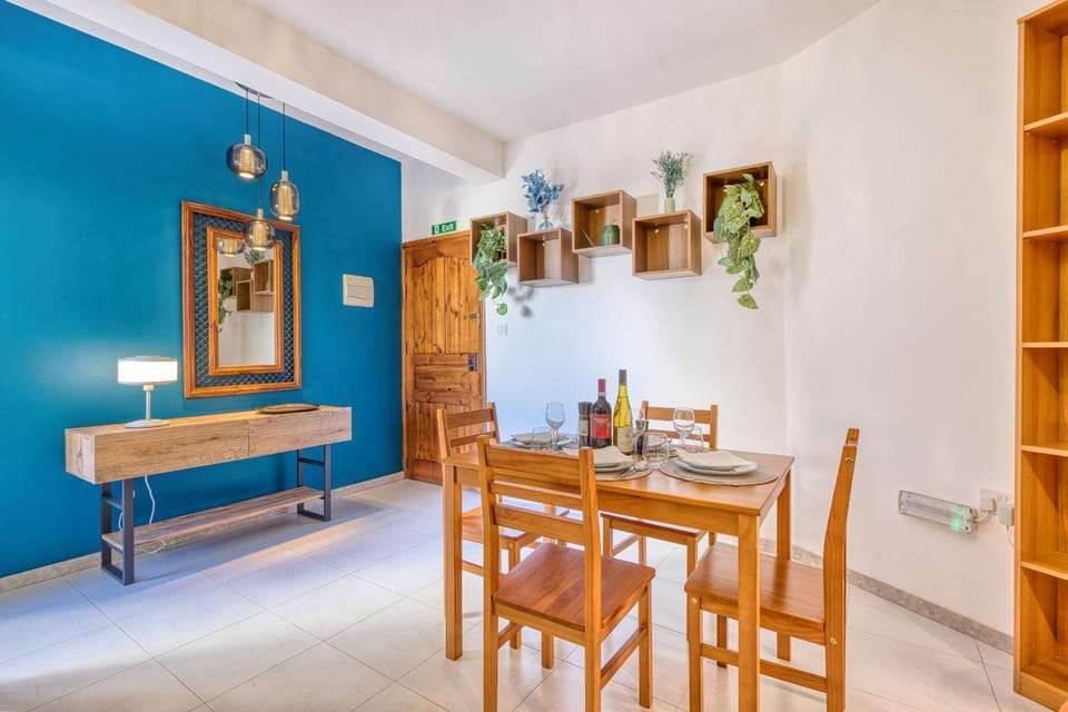 Charming 2-Bedroom Apartment with Balconies MGAJ1-1 Apartment in Malta