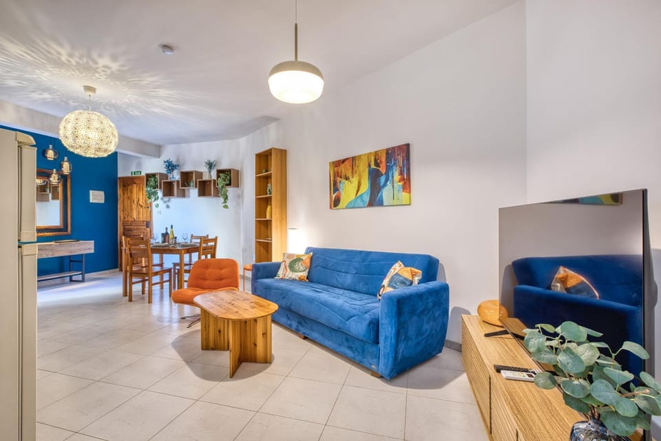 Charming 2-Bedroom Apartment with Balconies MGAJ1-1 Apartment in Malta