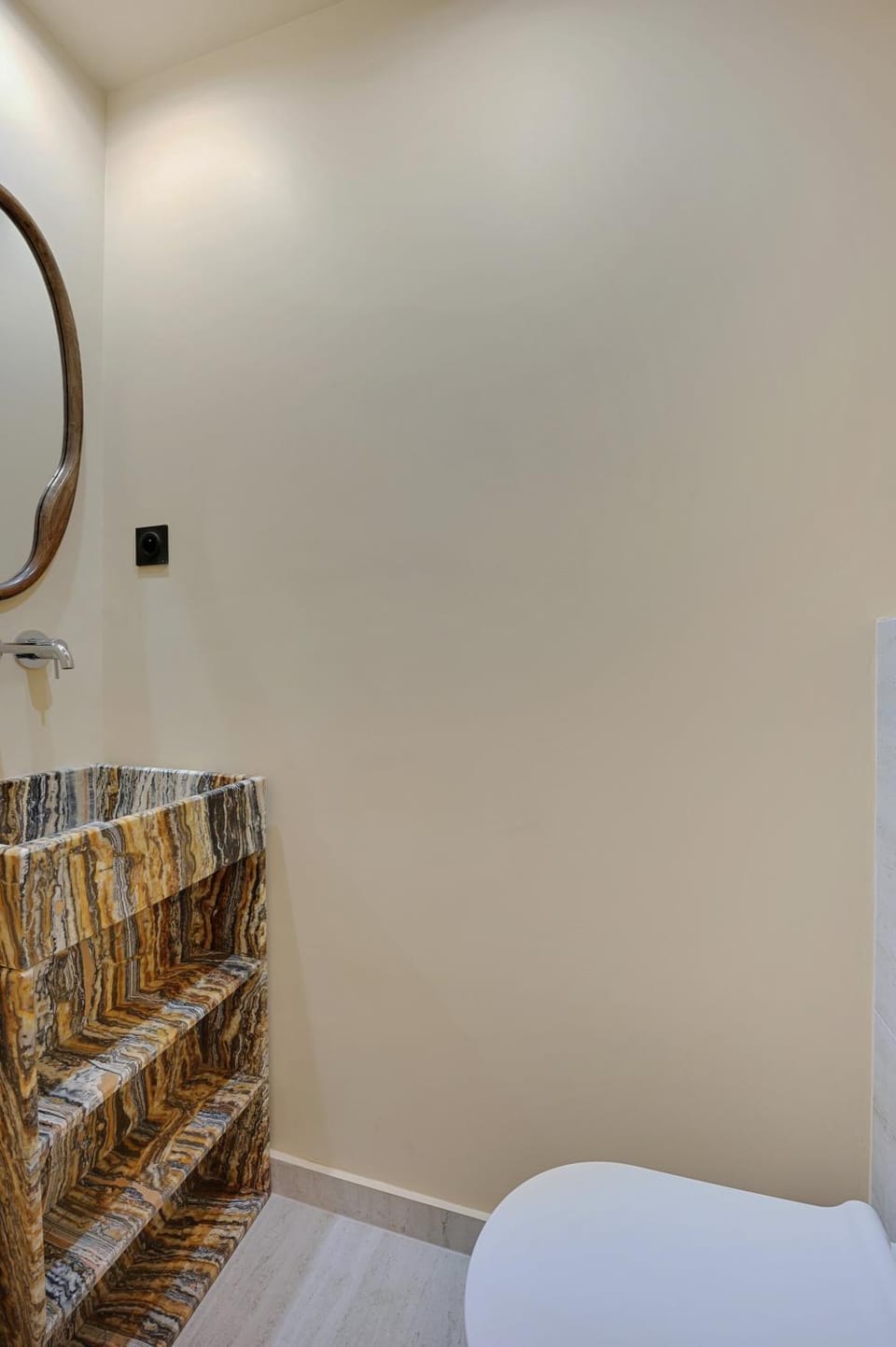 Bed, Living room, Photo of the whole room, Bedroom