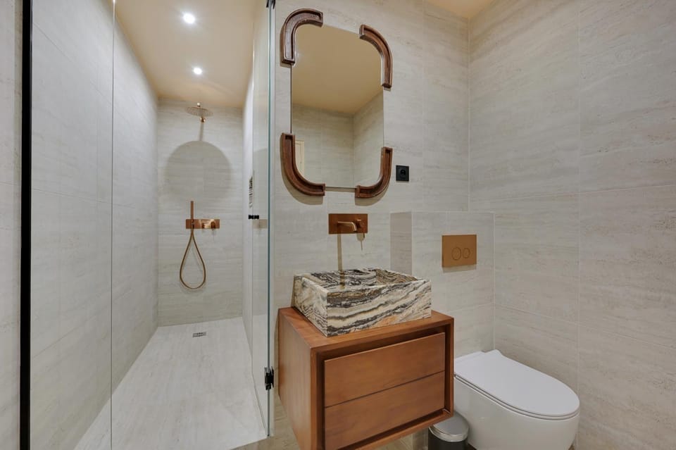 Shower, Toilet, Bathroom, Bath