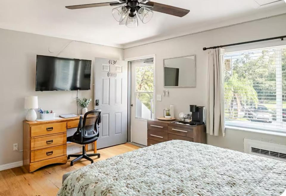 Studio retreat by the river Apartment in Tampa