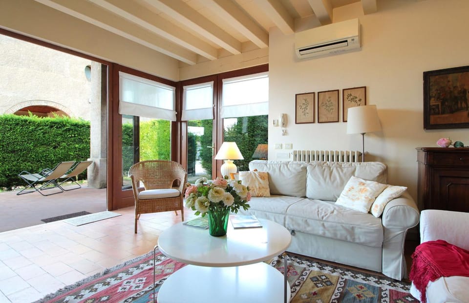 Spring, Summer, Living room, Autumn