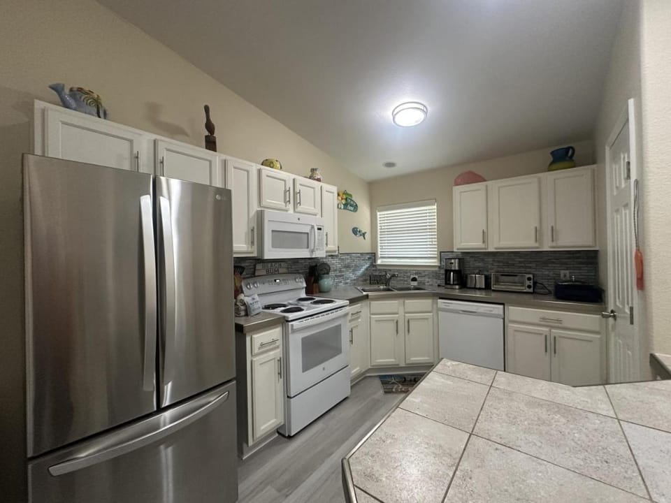Yellow Sunshine House in Port Aransas