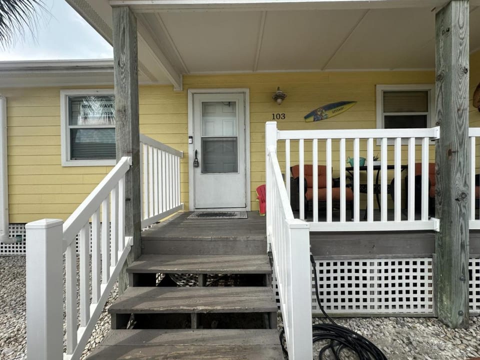 Yellow Sunshine House in Port Aransas