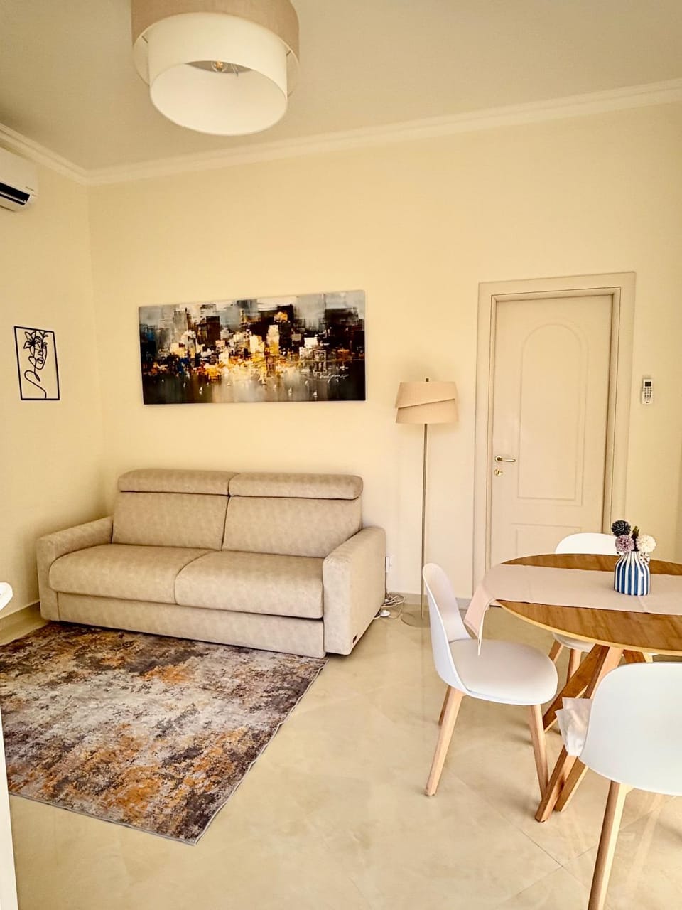 Golden Hour Home Apartment in Rome