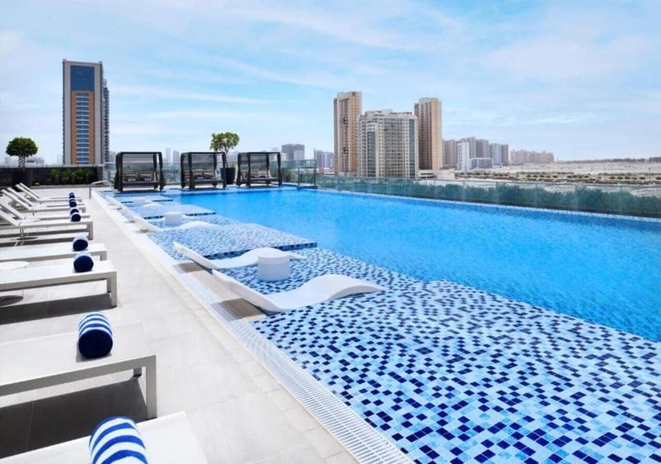 Swimming pool, sunbed