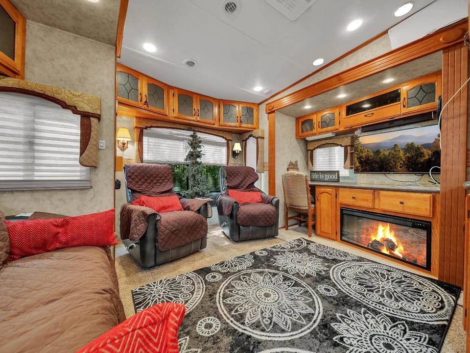 Glamping On Locust Ridge #1407 House in Sevier County