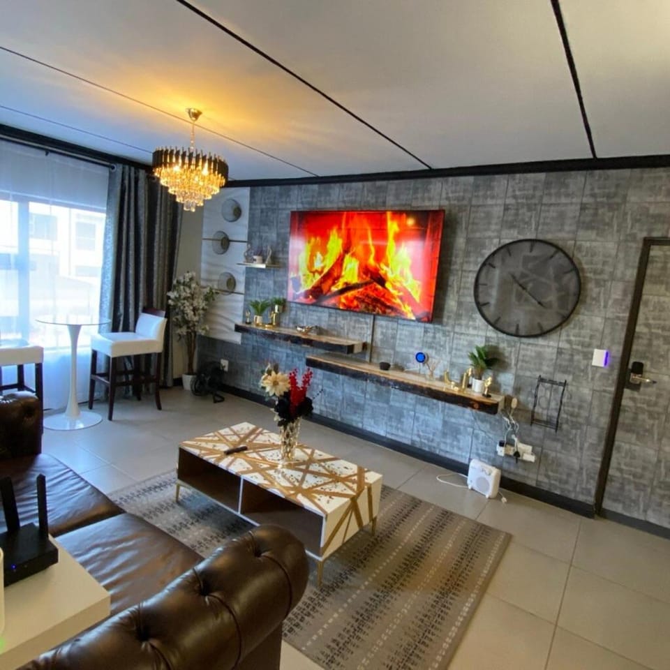 TV and multimedia, Living room, Decorative detail, Seating area