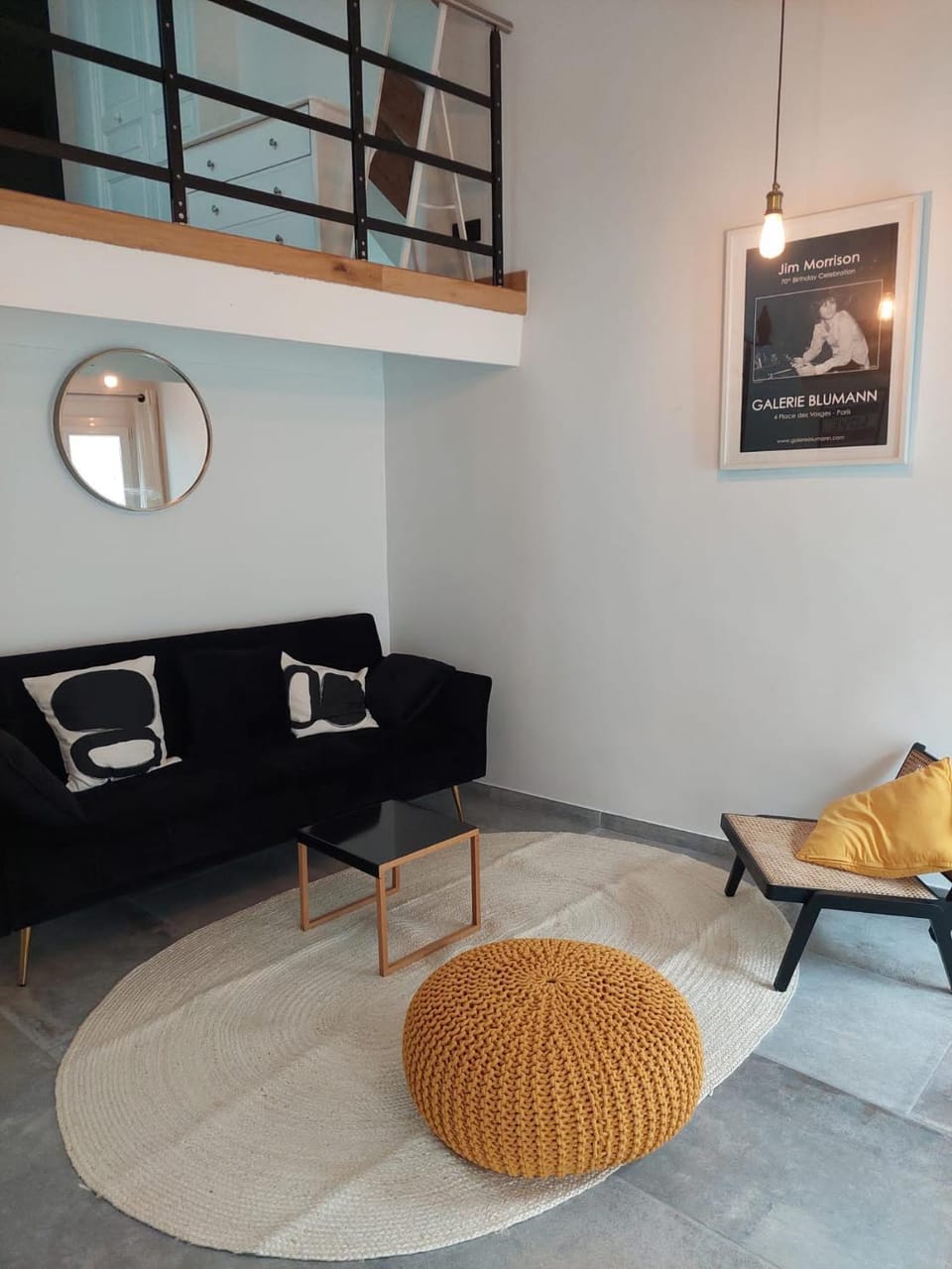 Living room, Seating area