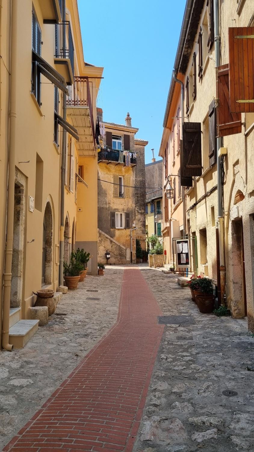 Property building, Neighbourhood, Street view, Location
