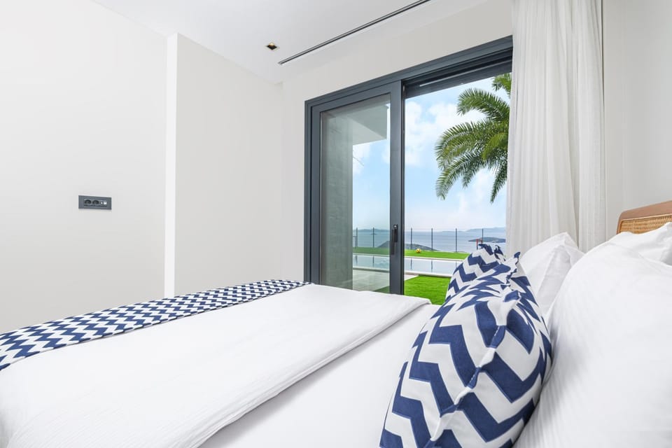 Bedroom, Sea view