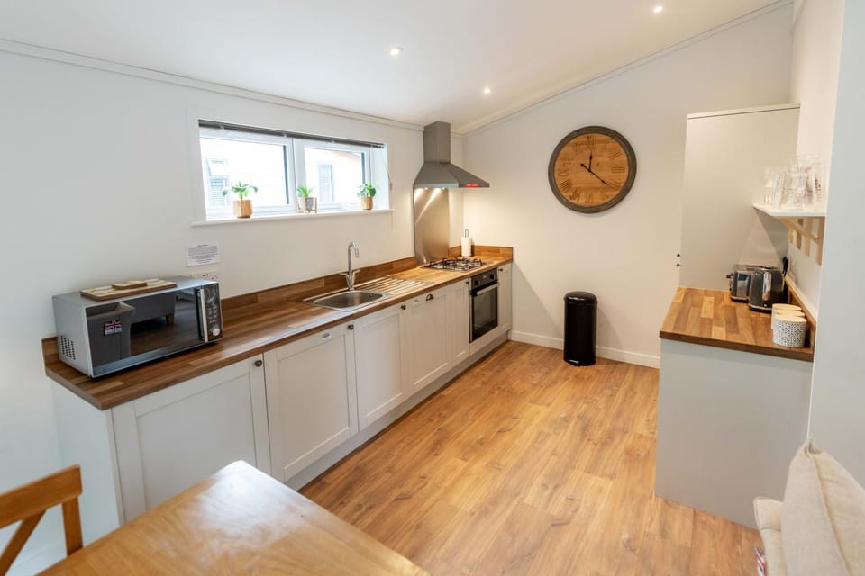 Kitchen or kitchenette, dishwasher, oven, pet friendly, stove, toaster