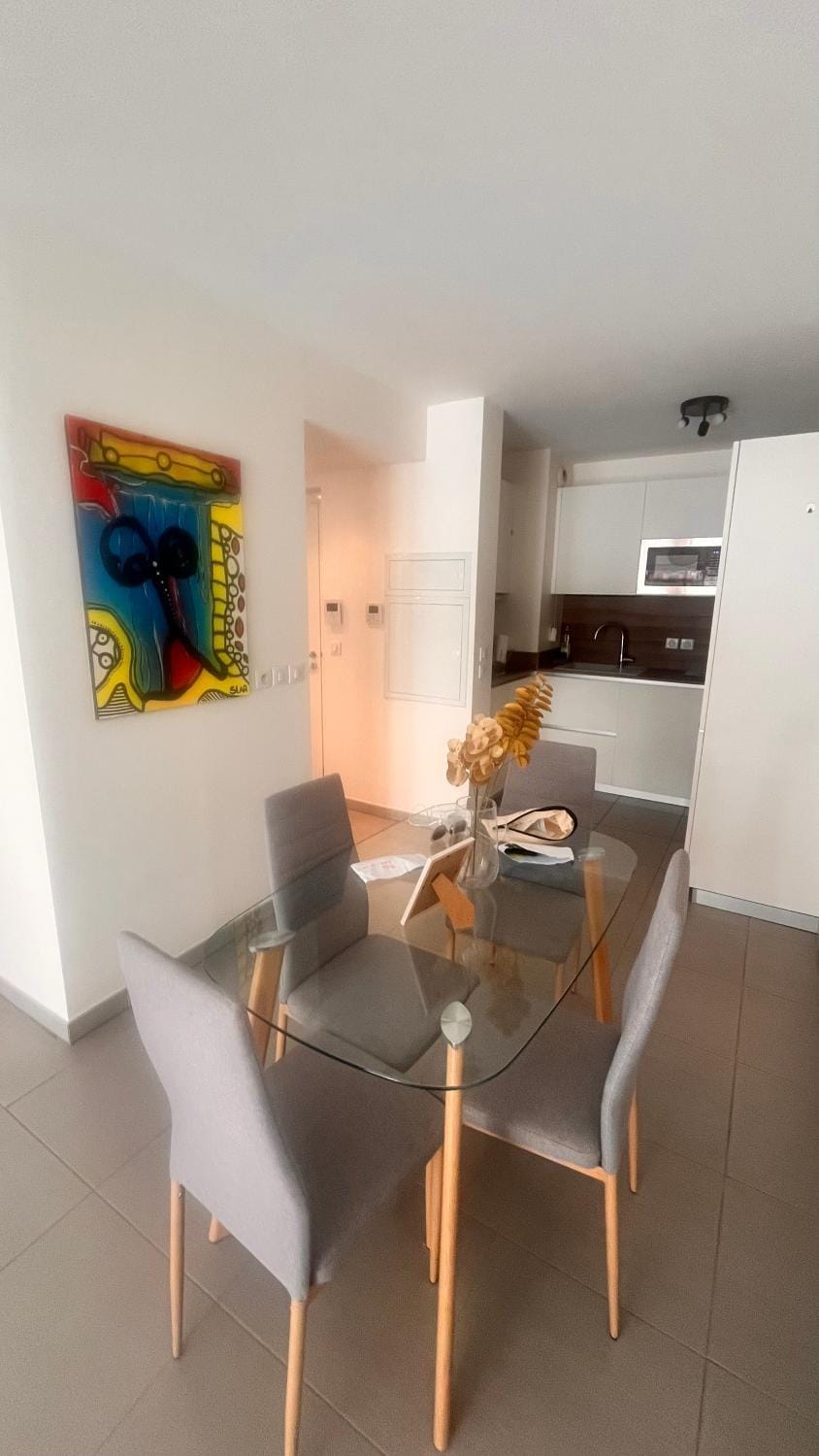 Kitchen or kitchenette, Living room, Seating area, Dining area, oven, pet friendly, stove