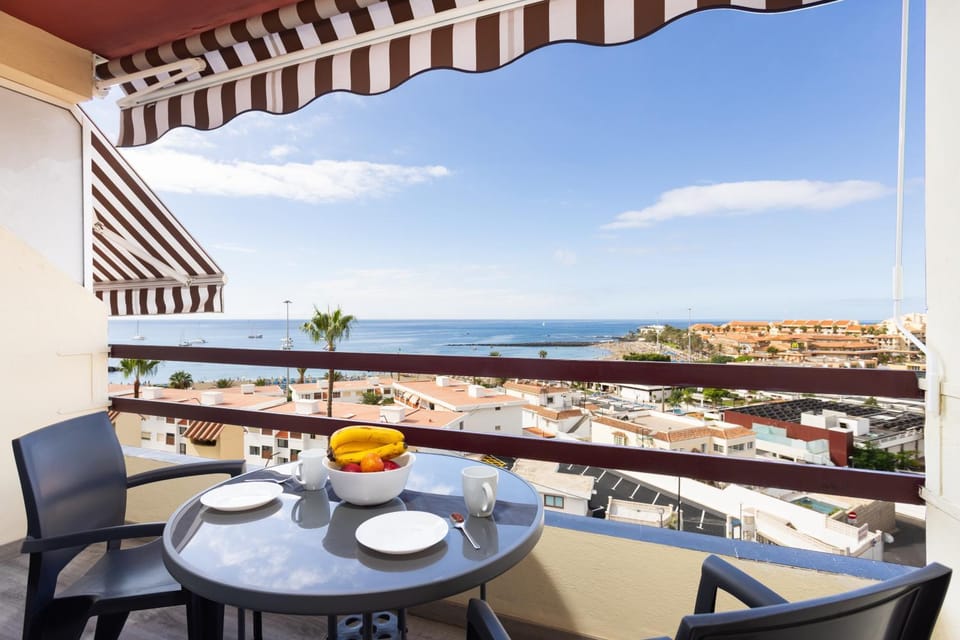 Day, View (from property/room), Balcony/Terrace, City view, Sea view