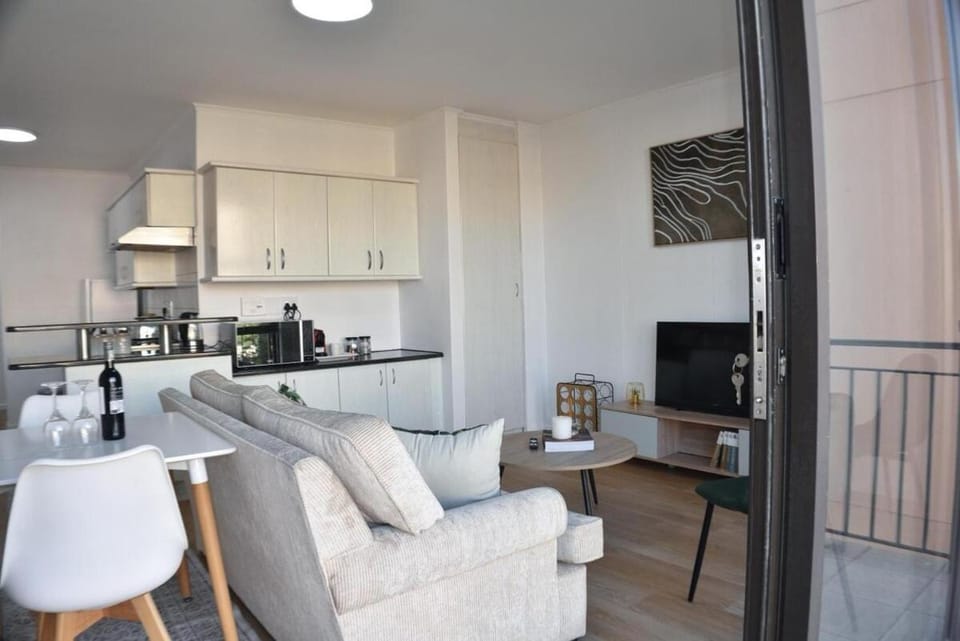 TV and multimedia, Living room, Dining area