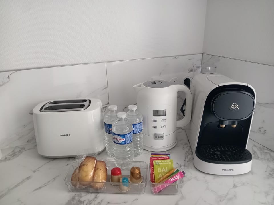 Kitchen or kitchenette, toaster, kitchen