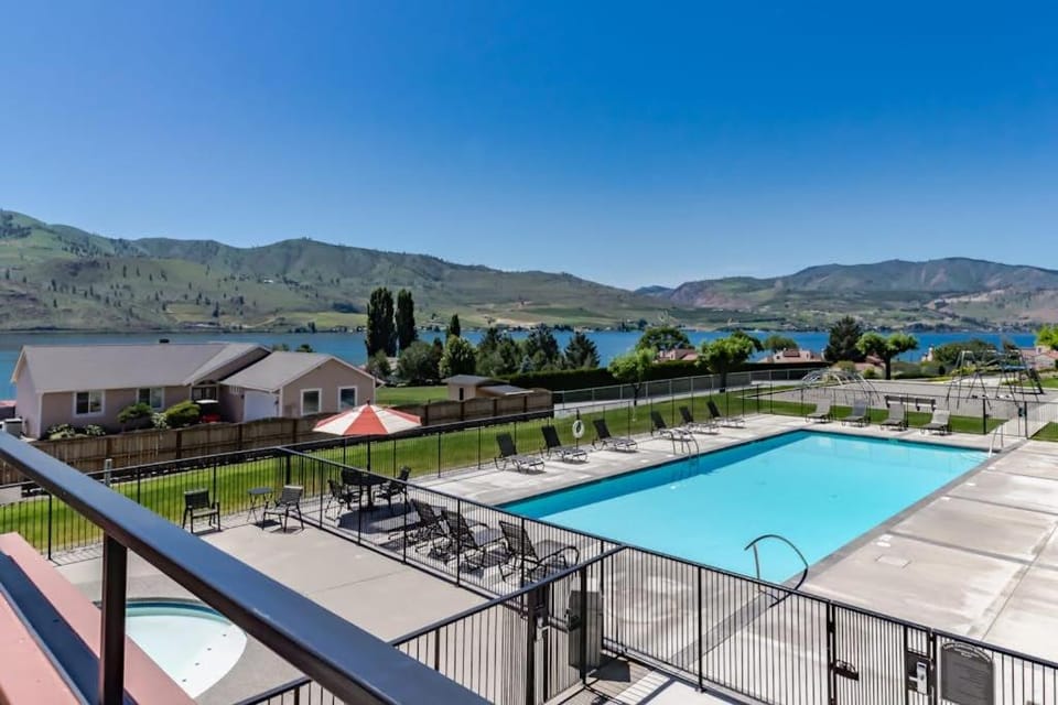 Lake Chelan Shores - Serenity by the Lake #15-9 Apartment in Chelan (In Town)