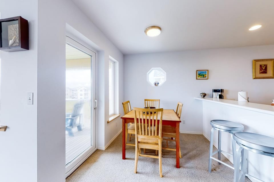 Surfsong Apartment in Westport