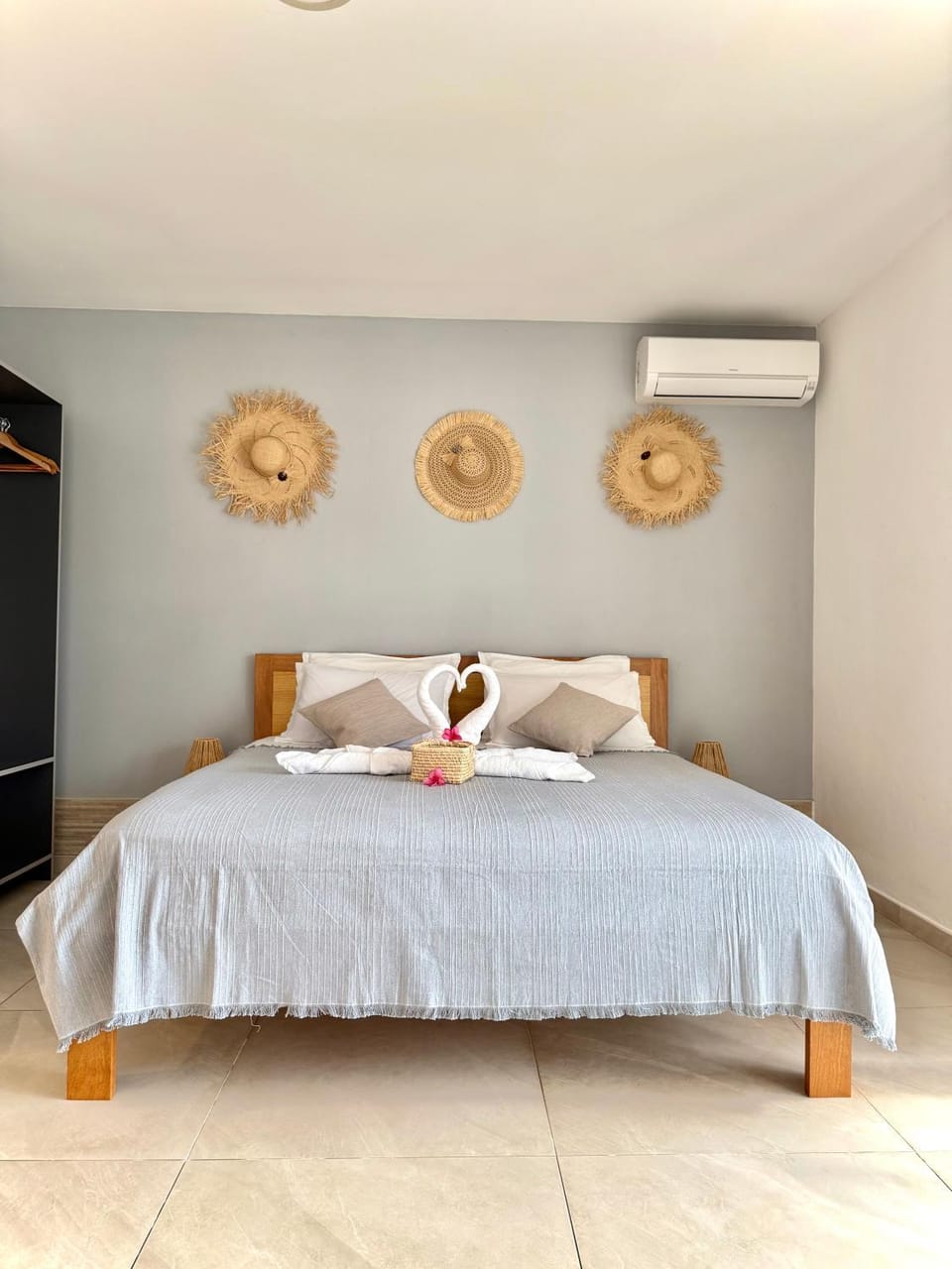 Bed, Bedroom, air conditioner