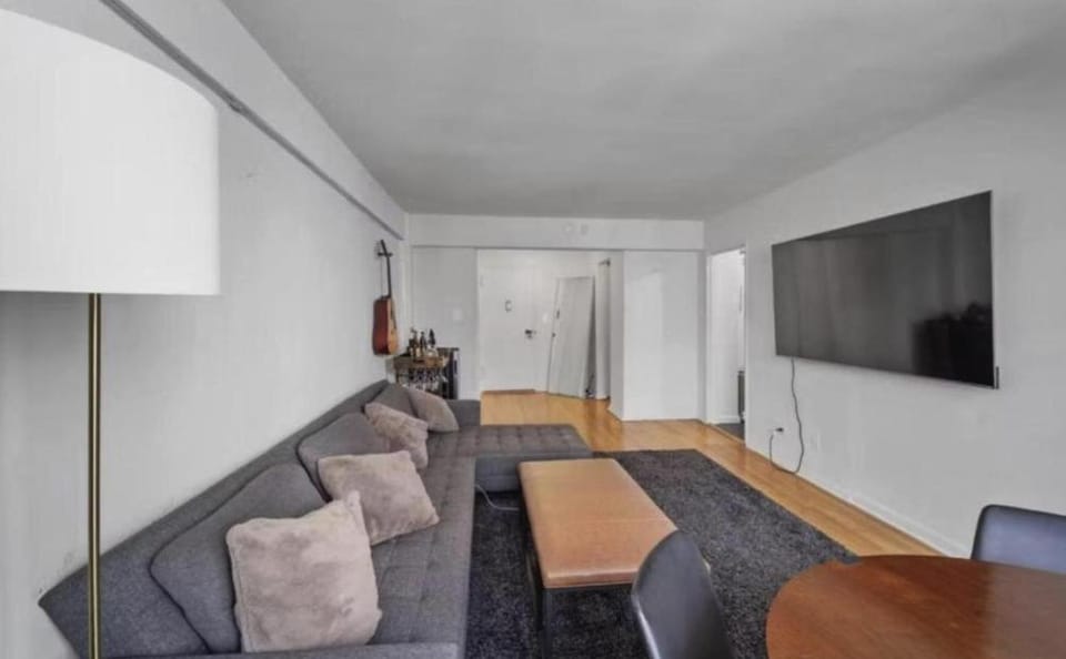 Lavish Columbus Circle Manhattan Apartment by Central Park & Times Square ADULTS ONLY Bed and Breakfast in Midtown