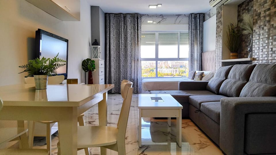 TV and multimedia, Seating area, Dining area