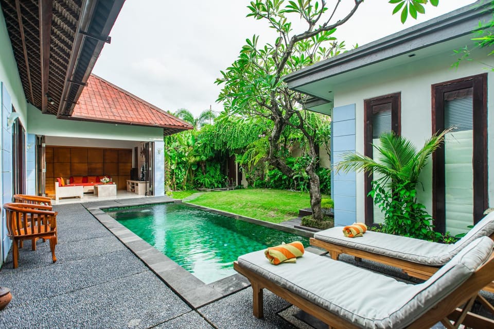 Property building, Natural landscape, Garden, Garden view, Pool view, Swimming pool, sunbed