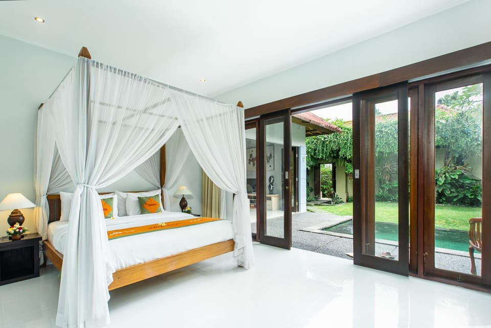 Bed, Garden, View (from property/room), Photo of the whole room, Bedroom, Garden view