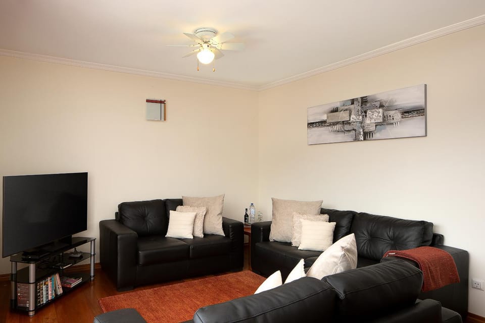 Communal lounge/ TV room, TV and multimedia, Living room
