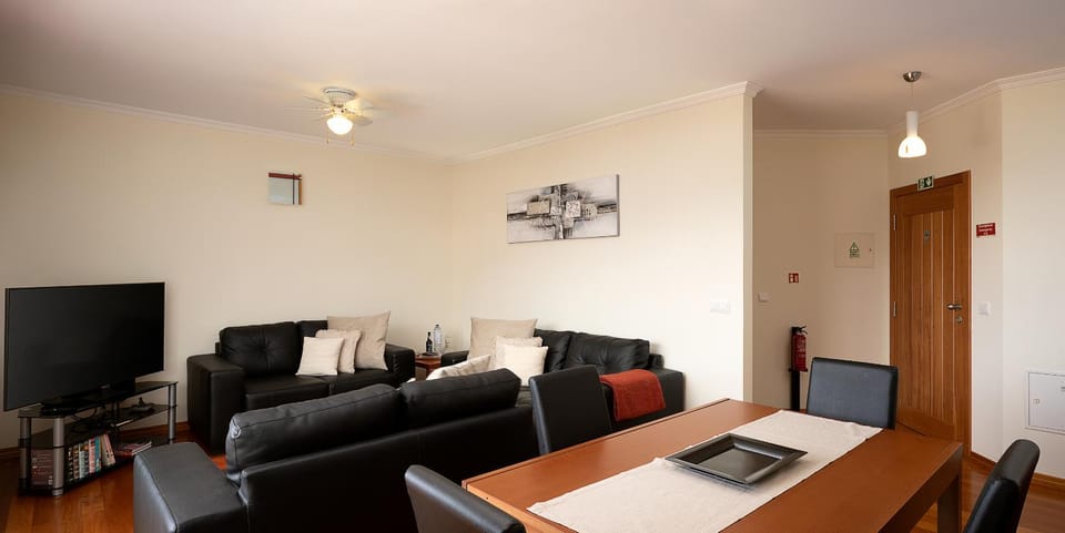Communal lounge/ TV room, Living room, Seating area, Dining area