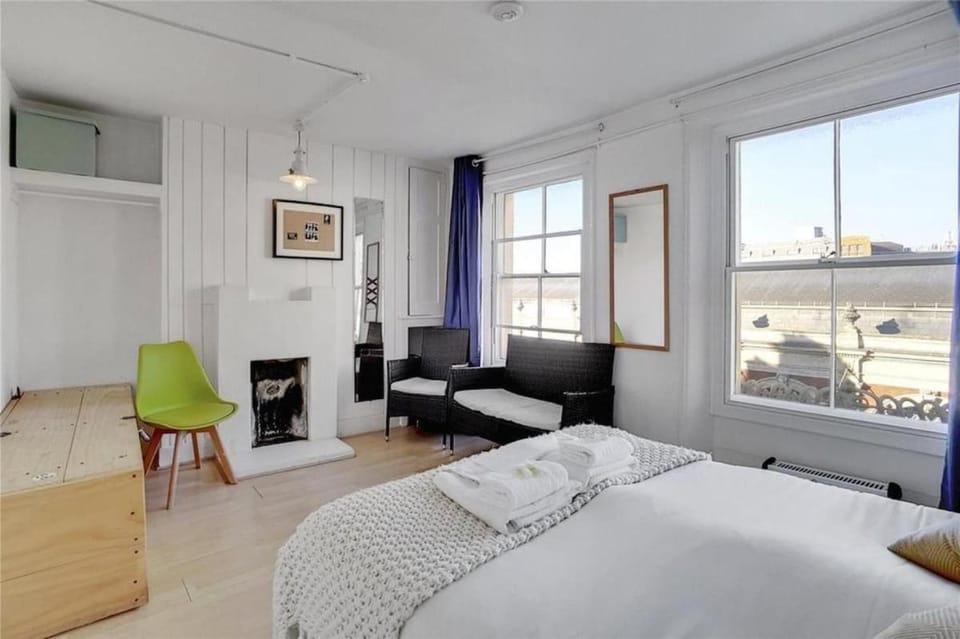 SECRET ROOFTOP 2BHK - 2mins from Barbican BY KEYHOL LIVING Apartment in London Borough of Islington
