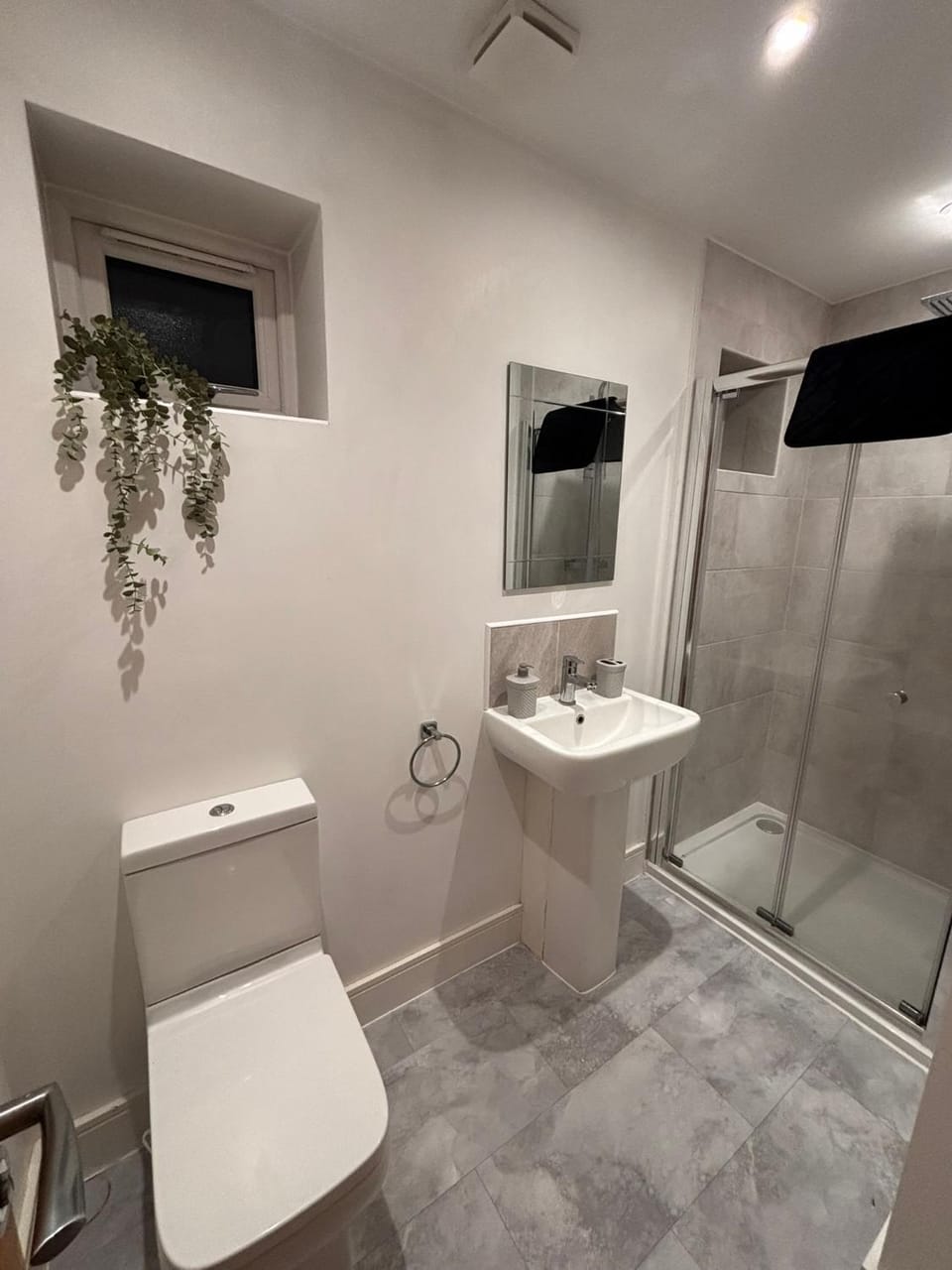 Modern 4BR Getaway House for Families and Groups House in Bristol