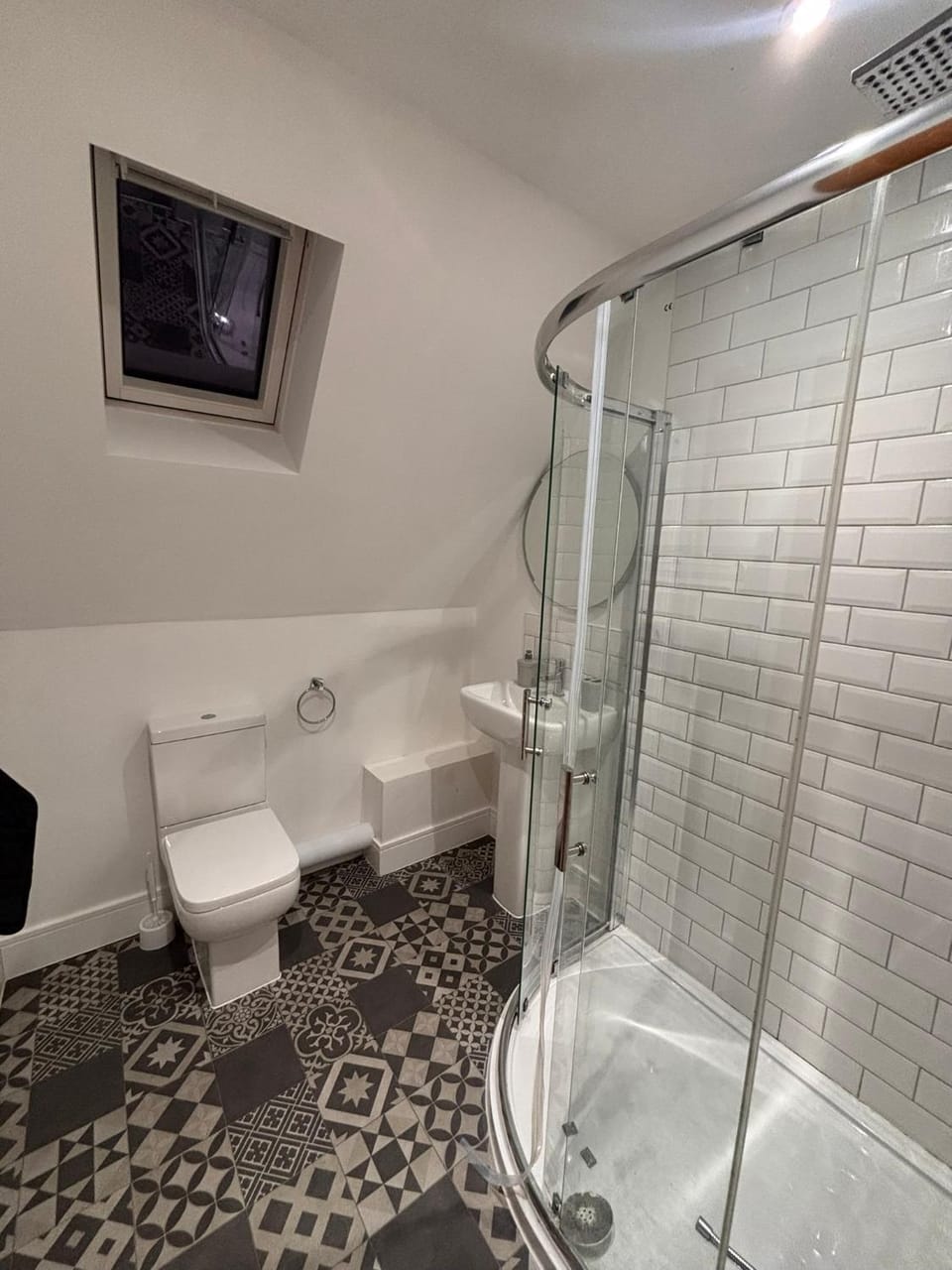 Modern 4BR Getaway House for Families and Groups House in Bristol