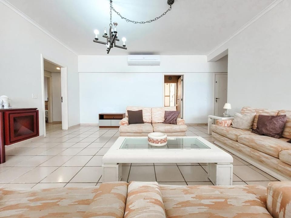 Luxo Frente Mar em Pitangueiras 200 m2 Apartment in State of São Paulo