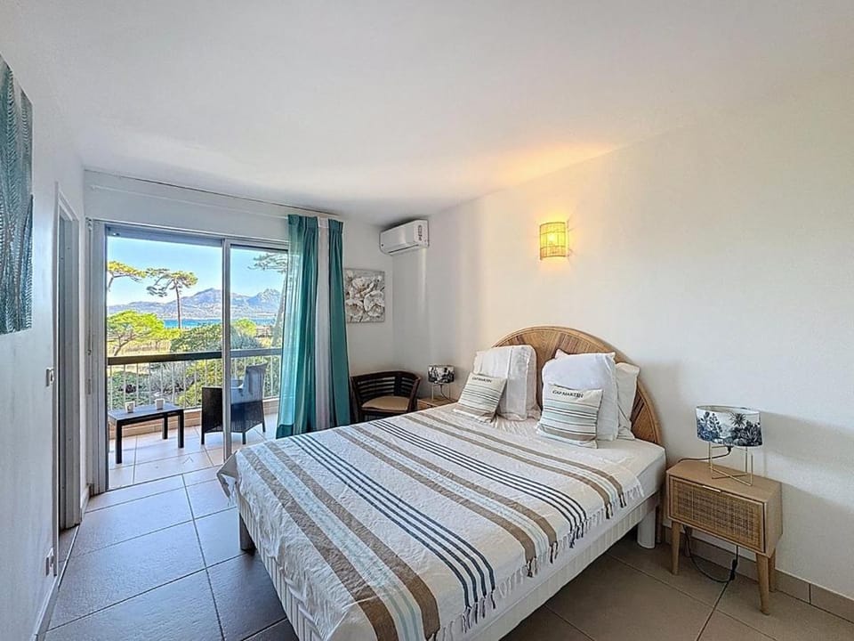 Vue Mer à Calvi – Le Paradis les Pieds dans l’Eau Apartment in Calvi