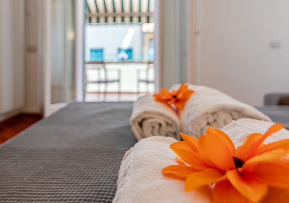 brd 41 13- Ponte Vecchio Elegant Central Attic Apartment in Florence